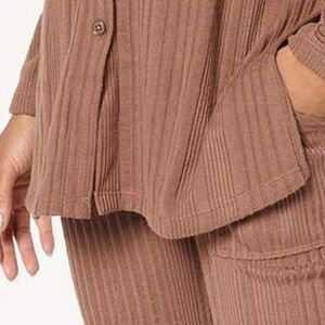 Cuddl Duds Brown Ribbed Pajama Set